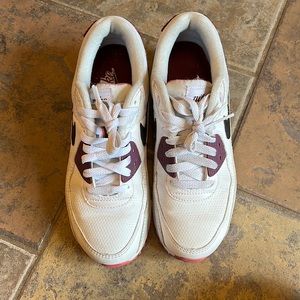 Womens Nike Air Max 90